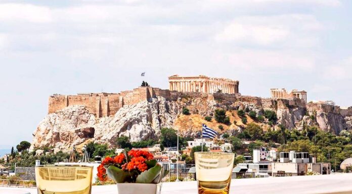 Το κρασί των θεών στο ξενοδοχείο των «βασιλιάδων»