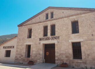 ΟΛΗ Η ΙΣΤΟΡΙΚΗ ΣΥΝΕΧΕΙΑ ΤΗΣ ΚΑΛΛΙΕΡΓΕΙΑΣ ΤΟΥ ΜΟΣΧΑΤΟΥ ΣΤΟ ΜΟΥΣΕΙΟ ΟΙΝΟΥ ΤΟΥ ΕΟΣ Σάμου