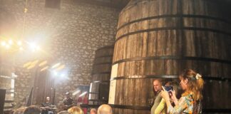 Μια μαγική μουσική βραδιά στο Μουσείο Οίνου του ΕΟΣ Σάμου με τον Νίκο Ξυδάκη