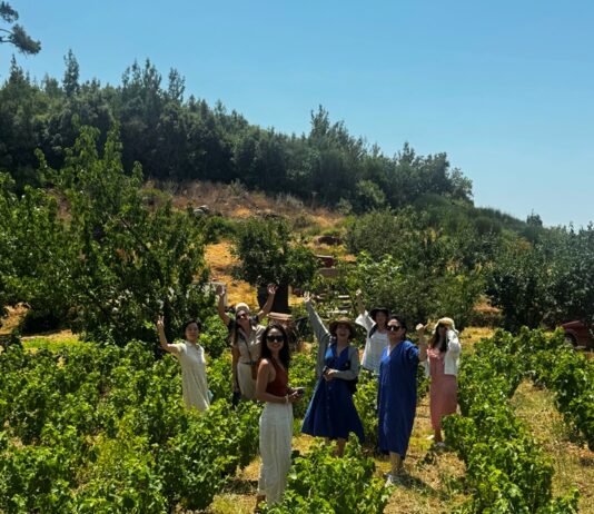 Από τη χώρα του μεταξιού, στη γη του μοσχάτου